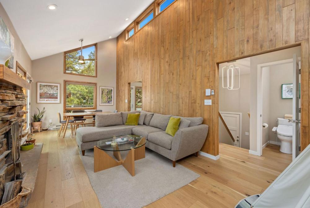 Cliffview Luxury Vacation Rental at Windcliff home